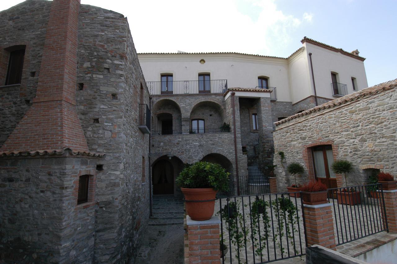 Palazzo Dei Poeti Hotel Tursi Luaran gambar