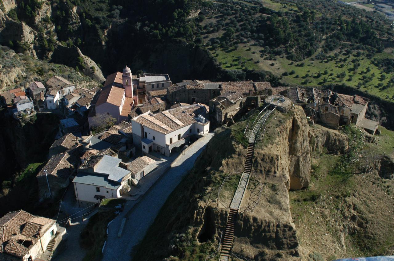 Palazzo Dei Poeti Hotel Tursi Luaran gambar