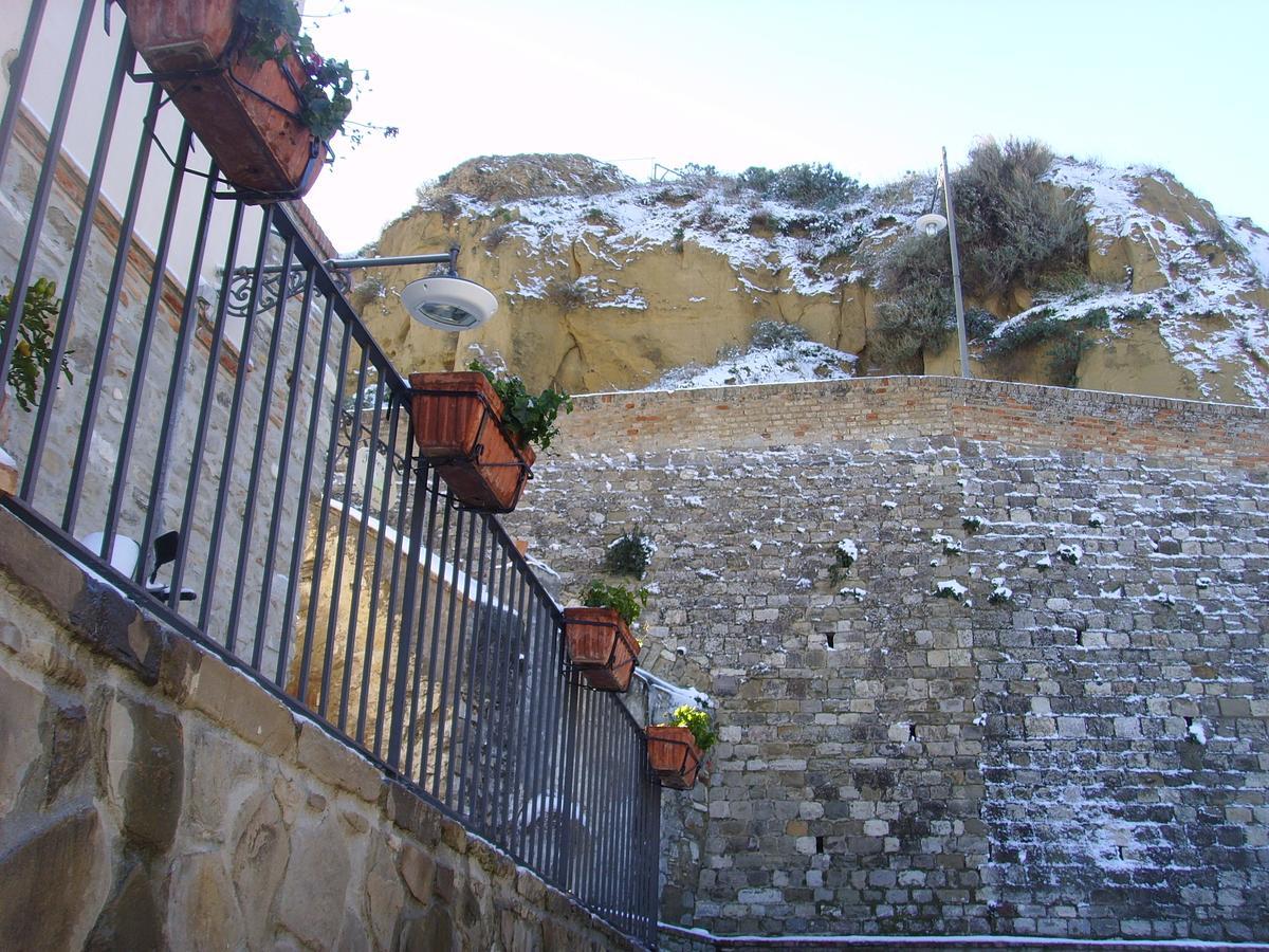 Palazzo Dei Poeti Hotel Tursi Luaran gambar